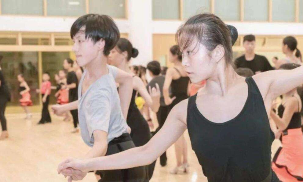 dвh(yun)ˇg(sh)I(y)W(xu)У2022(jin)